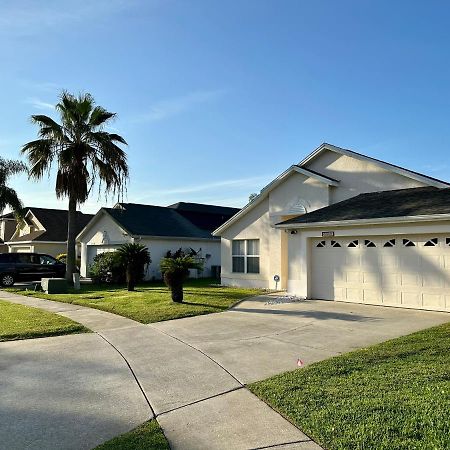 Private Pool With A Beautiful View Overlooking The Lake! Near Disney - Universal Kissimmee Bagian luar foto