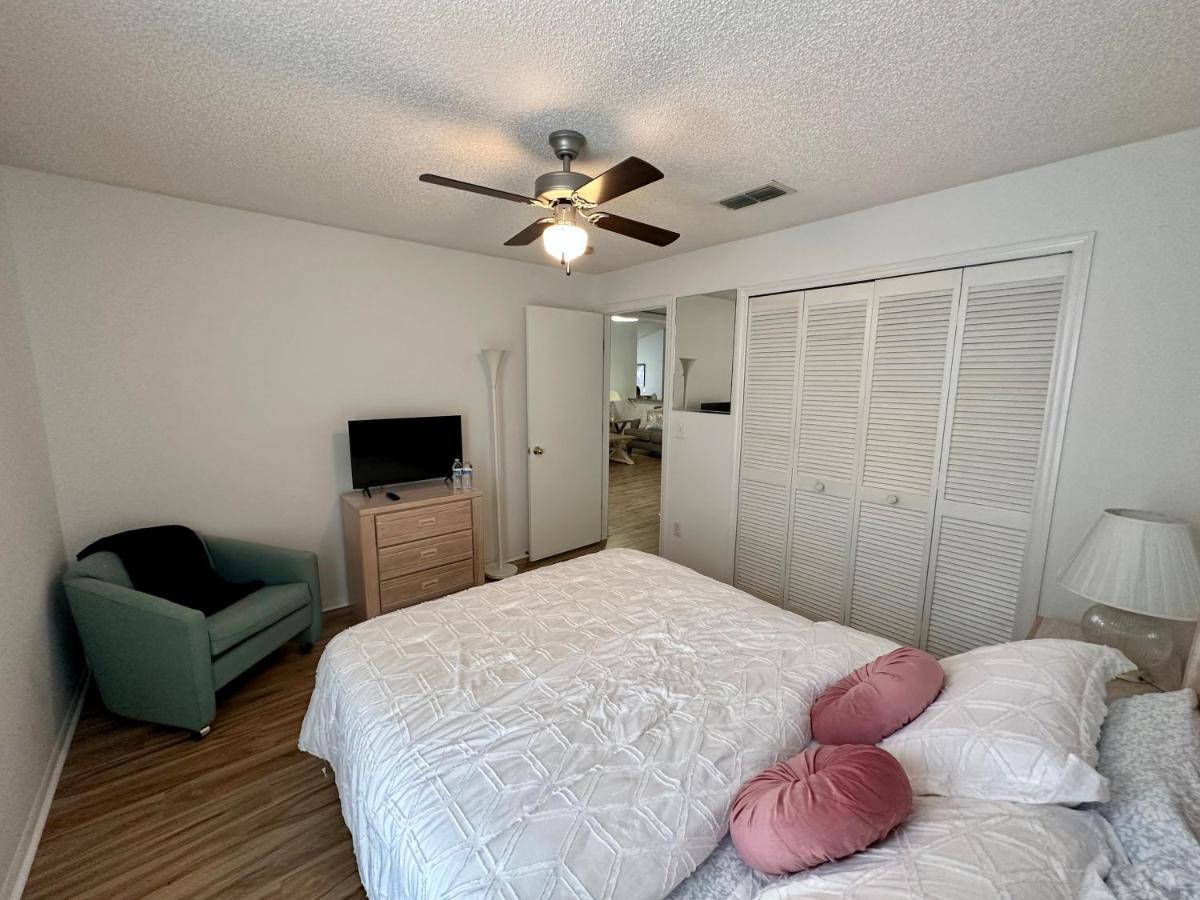 Private Pool With A Beautiful View Overlooking The Lake! Near Disney - Universal Kissimmee Bagian luar foto