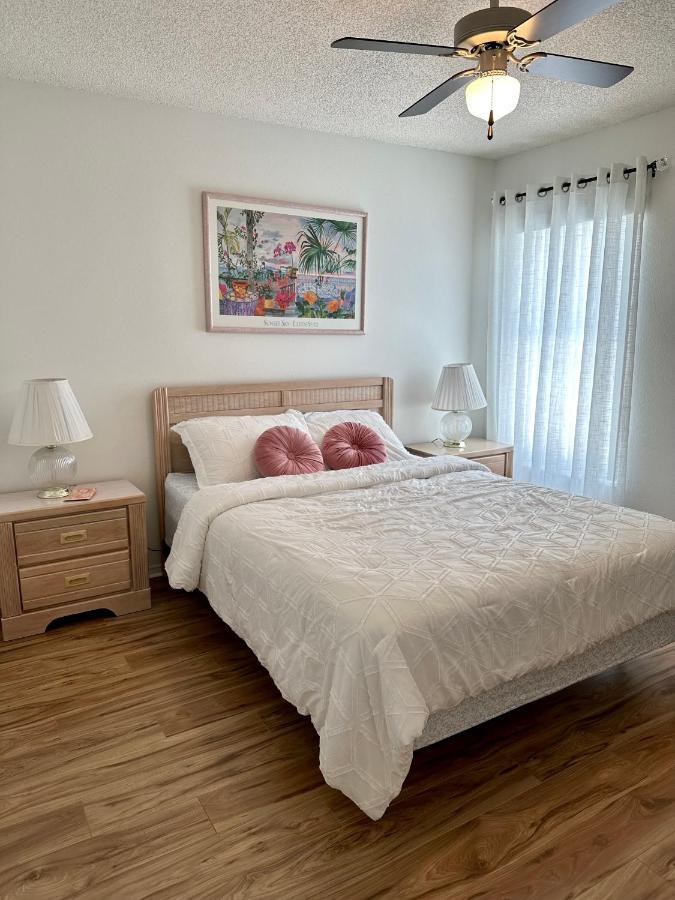 Private Pool With A Beautiful View Overlooking The Lake! Near Disney - Universal Kissimmee Bagian luar foto
