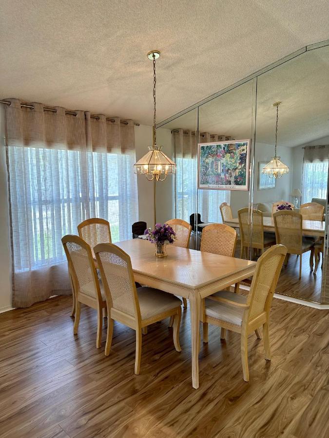 Private Pool With A Beautiful View Overlooking The Lake! Near Disney - Universal Kissimmee Bagian luar foto