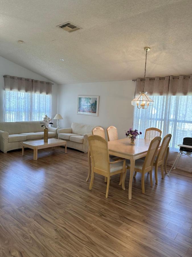 Private Pool With A Beautiful View Overlooking The Lake! Near Disney - Universal Kissimmee Bagian luar foto