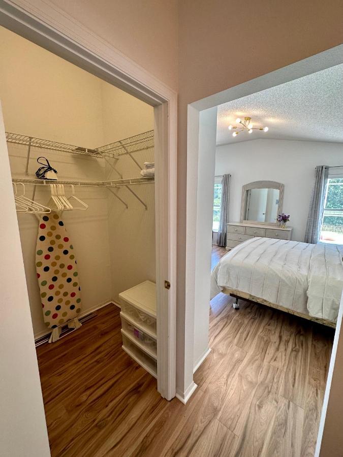 Private Pool With A Beautiful View Overlooking The Lake! Near Disney - Universal Kissimmee Bagian luar foto