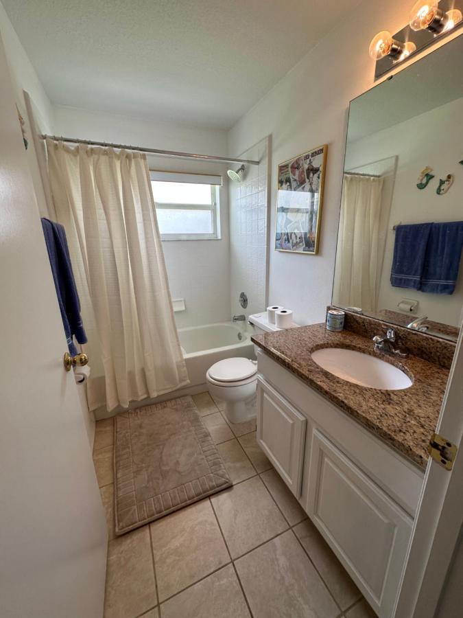 Private Pool With A Beautiful View Overlooking The Lake! Near Disney - Universal Kissimmee Bagian luar foto