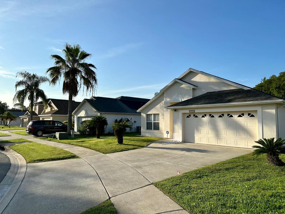 Private Pool With A Beautiful View Overlooking The Lake! Near Disney - Universal Kissimmee Bagian luar foto